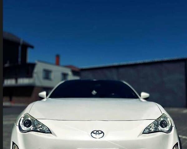 Белый Сцион FR-S, объемом двигателя 2 л и пробегом 145 тыс. км за 11500 $, фото 8 на Automoto.ua