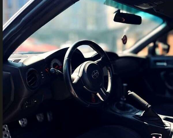 Белый Сцион FR-S, объемом двигателя 2 л и пробегом 145 тыс. км за 11500 $, фото 11 на Automoto.ua