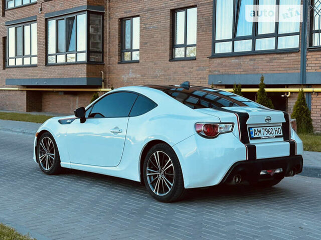 Белый Сцион FR-S, объемом двигателя 2 л и пробегом 64 тыс. км за 12500 $, фото 5 на Automoto.ua