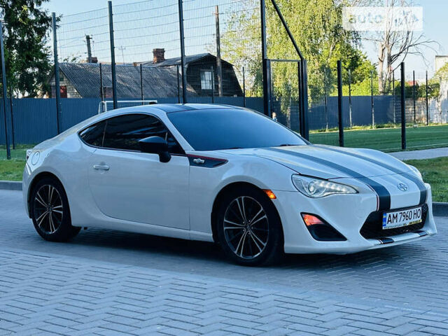 Білий Сціон FR-S, об'ємом двигуна 2 л та пробігом 64 тис. км за 12500 $, фото 3 на Automoto.ua