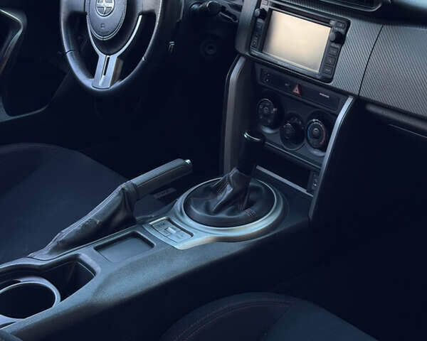 Оранжевый Сцион FR-S, объемом двигателя 2 л и пробегом 160 тыс. км за 13100 $, фото 31 на Automoto.ua