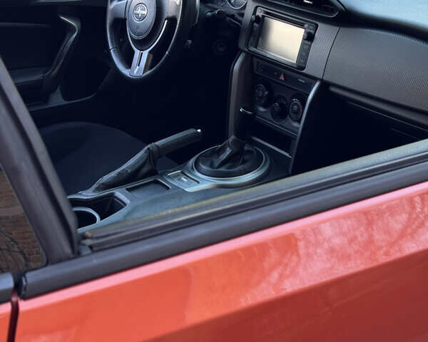 Оранжевый Сцион FR-S, объемом двигателя 2 л и пробегом 160 тыс. км за 14300 $, фото 30 на Automoto.ua