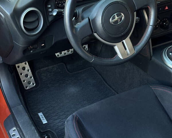 Оранжевый Сцион FR-S, объемом двигателя 2 л и пробегом 160 тыс. км за 14300 $, фото 26 на Automoto.ua
