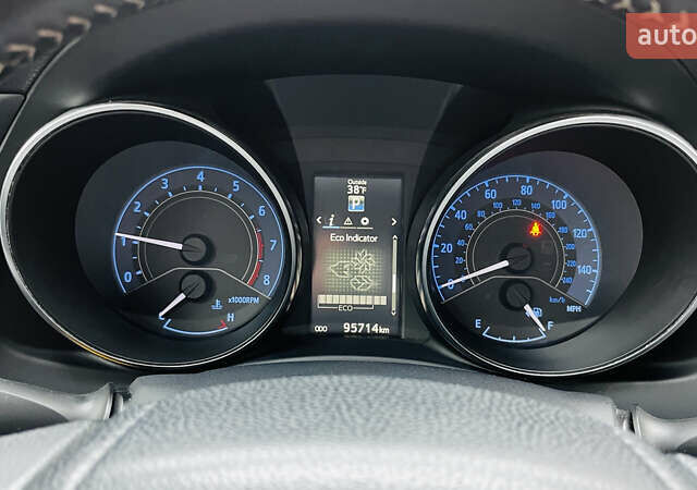 Білий Сціон iM, об'ємом двигуна 1.8 л та пробігом 97 тис. км за 11500 $, фото 5 на Automoto.ua