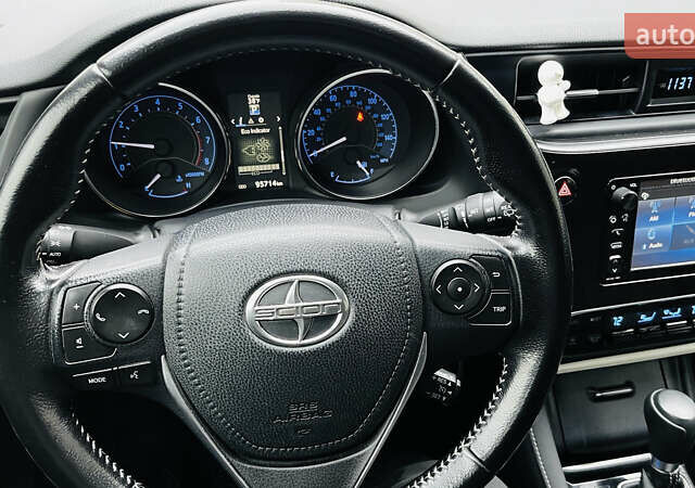 Білий Сціон iM, об'ємом двигуна 1.8 л та пробігом 97 тис. км за 11500 $, фото 4 на Automoto.ua