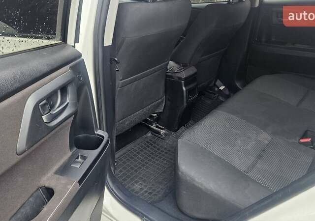 Белый Сцион iM, объемом двигателя 1.8 л и пробегом 122 тыс. км за 10700 $, фото 9 на Automoto.ua