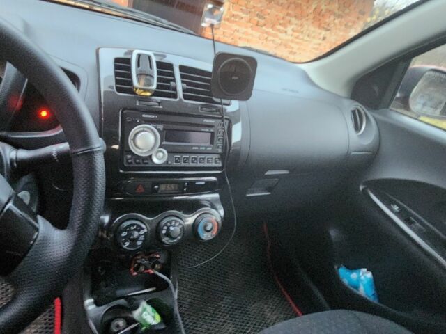 Червоний Сціон xД, об'ємом двигуна 1.8 л та пробігом 162 тис. км за 7200 $, фото 5 на Automoto.ua