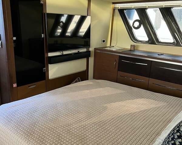 Білий СіРей Celebrety, об'ємом двигуна 70 л та пробігом 1 тис. км за 1700000 $, фото 15 на Automoto.ua