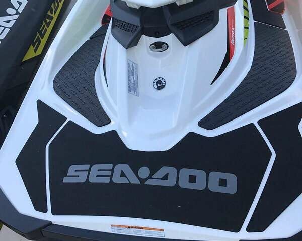 Сиа RXT, объемом двигателя 0 л и пробегом 0 тыс. км за 16000 $, фото 3 на Automoto.ua