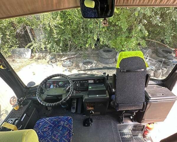 Белый Сетра 215 ХД, объемом двигателя 14.6 л и пробегом 580 тыс. км за 11000 $, фото 8 на Automoto.ua