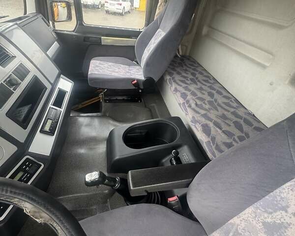 Жовтий Шакман SX, об'ємом двигуна 0 л та пробігом 298 тис. км за 41500 $, фото 5 на Automoto.ua
