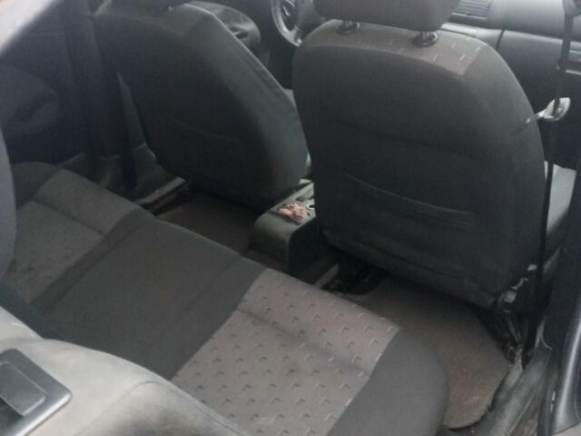 Серый Шкода 100, объемом двигателя 1.9 л и пробегом 495 тыс. км за 1500 $, фото 5 на Automoto.ua