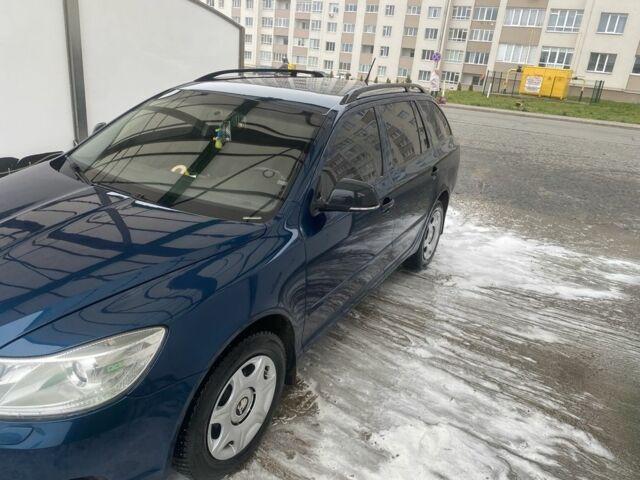 Синий Шкода 100, объемом двигателя 1.2 л и пробегом 300 тыс. км за 6000 $, фото 4 на Automoto.ua