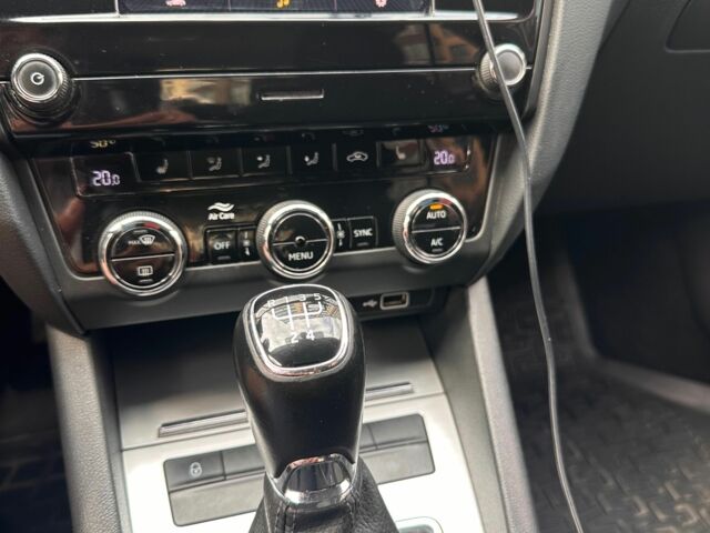 Белый Шкода 110, объемом двигателя 1.6 л и пробегом 230 тыс. км за 14500 $, фото 2 на Automoto.ua