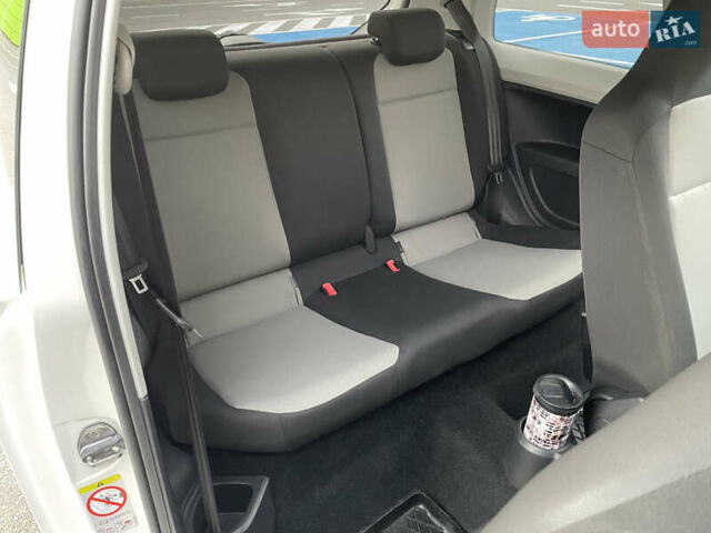 Белый Шкода Ситиго, объемом двигателя 1 л и пробегом 157 тыс. км за 5000 $, фото 25 на Automoto.ua