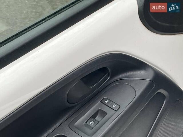 Білий Шкода Сітіго, об'ємом двигуна 1 л та пробігом 182 тис. км за 5440 $, фото 22 на Automoto.ua