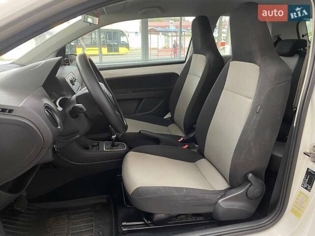 Шкода Ситиго 2013 в Киеве на Automoto.ua Белый Шкода Ситиго, объемом двигателя 1 л и пробегом 154 тыс. км за 5790 $, фото 18 на Automoto.ua