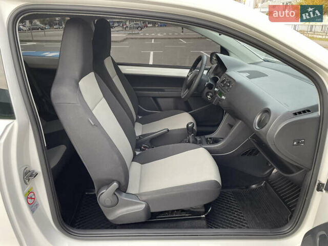 Белый Шкода Ситиго, объемом двигателя 1 л и пробегом 157 тыс. км за 5000 $, фото 19 на Automoto.ua