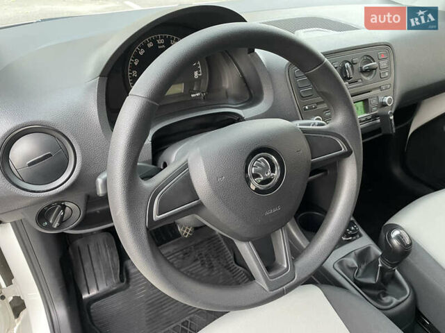 Белый Шкода Ситиго, объемом двигателя 1 л и пробегом 157 тыс. км за 5000 $, фото 13 на Automoto.ua