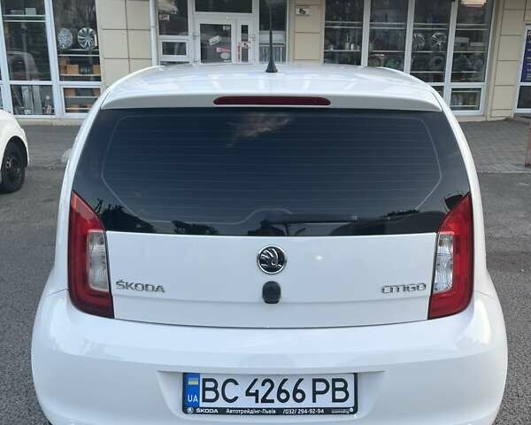 Белый Шкода Ситиго, объемом двигателя 1 л и пробегом 85 тыс. км за 5500 $, фото 4 на Automoto.ua