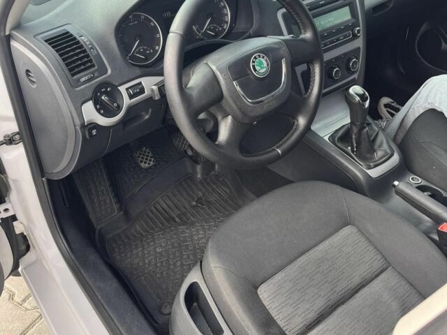 Білий Шкода Інша, об'ємом двигуна 1.6 л та пробігом 272 тис. км за 6800 $, фото 6 на Automoto.ua