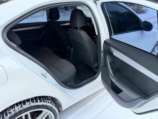 Белый Шкода Другая, объемом двигателя 1.8 л и пробегом 178 тыс. км за 8450 $, фото 9 на Automoto.ua