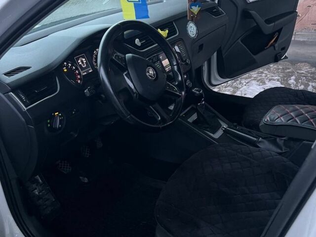 Белый Шкода Другая, объемом двигателя 1.6 л и пробегом 179 тыс. км за 11000 $, фото 7 на Automoto.ua