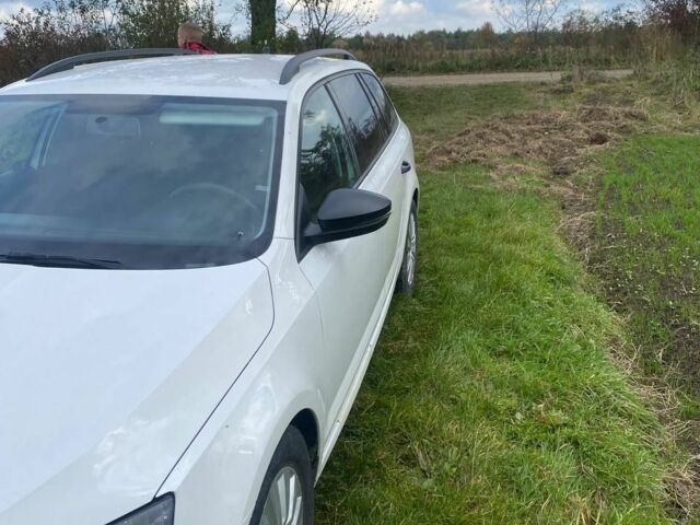 Белый Шкода Другая, объемом двигателя 1.6 л и пробегом 198 тыс. км за 11500 $, фото 6 на Automoto.ua