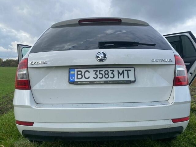 Белый Шкода Другая, объемом двигателя 1.6 л и пробегом 198 тыс. км за 11500 $, фото 4 на Automoto.ua