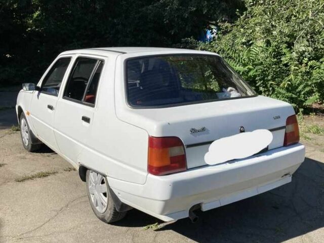 Белый Шкода Другая, объемом двигателя 0 л и пробегом 122 тыс. км за 1350 $, фото 1 на Automoto.ua