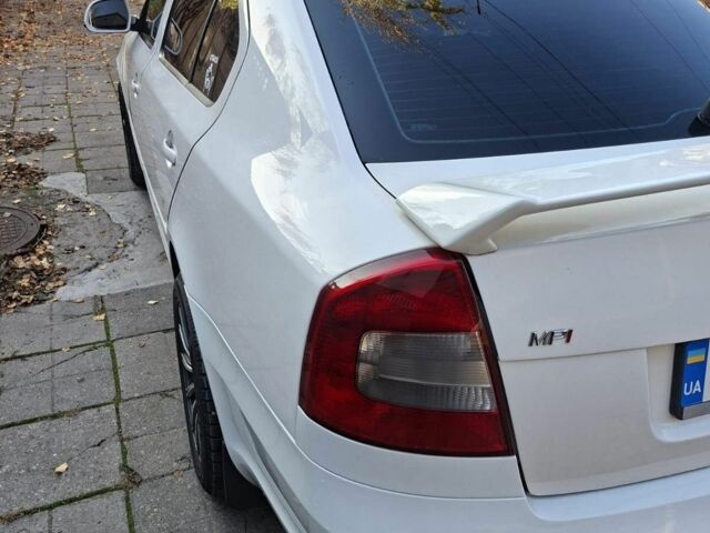 Білий Шкода Інша, об'ємом двигуна 1.6 л та пробігом 237 тис. км за 7500 $, фото 3 на Automoto.ua