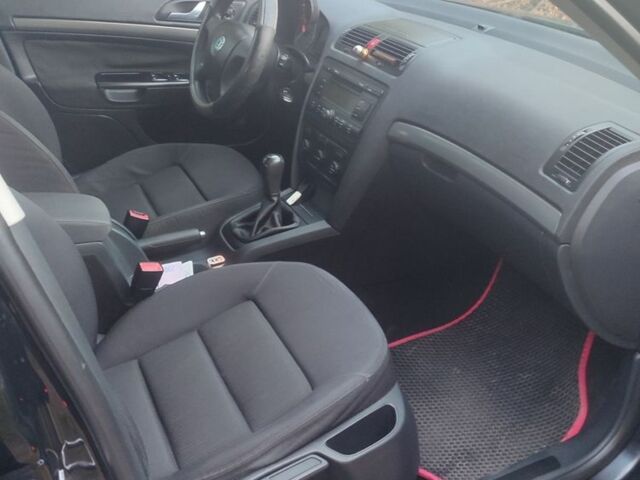 Шкода Другая 2005 в Днепре (Днепропетровске) на Automoto.ua Черный Шкода Другая, объемом двигателя 1.6 л и пробегом 264 тыс. км за 5500 $, фото 6 на Automoto.ua