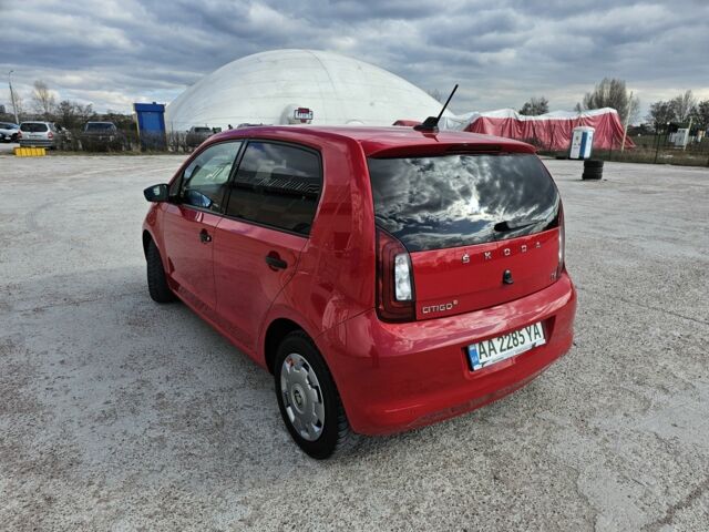 Красный Шкода Другая, объемом двигателя 0 л и пробегом 30 тыс. км за 11200 $, фото 2 на Automoto.ua