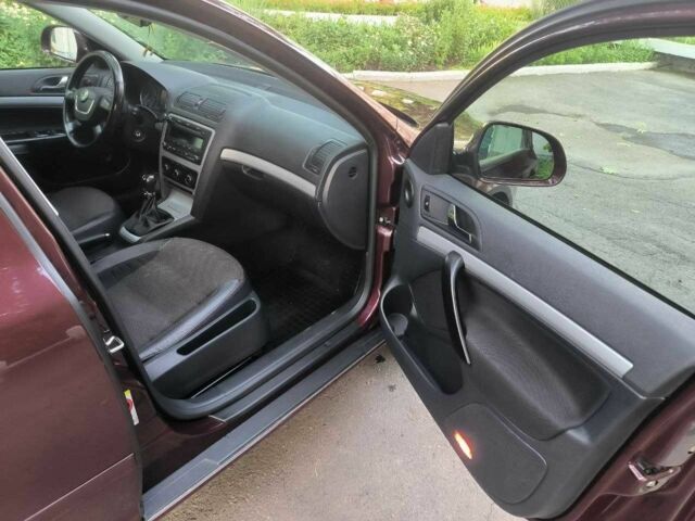 Красный Шкода Другая, объемом двигателя 0 л и пробегом 206 тыс. км за 8200 $, фото 5 на Automoto.ua