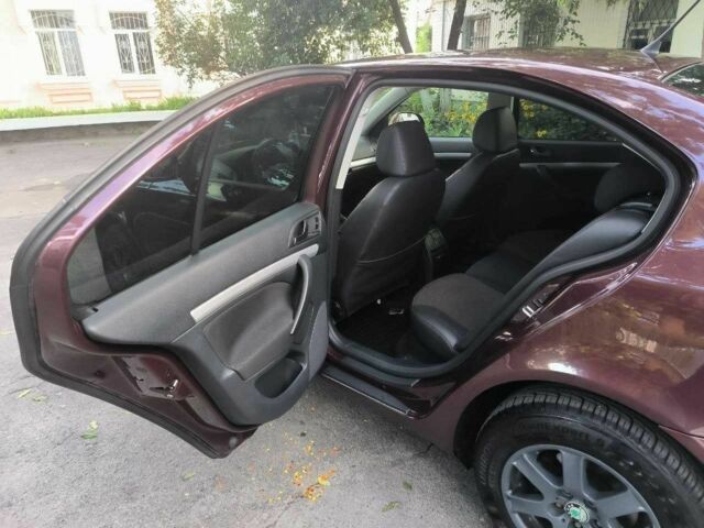 Красный Шкода Другая, объемом двигателя 0 л и пробегом 206 тыс. км за 8200 $, фото 12 на Automoto.ua