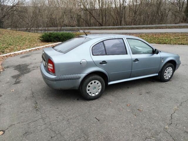 Серый Шкода Другая, объемом двигателя 1.6 л и пробегом 260 тыс. км за 4000 $, фото 5 на Automoto.ua