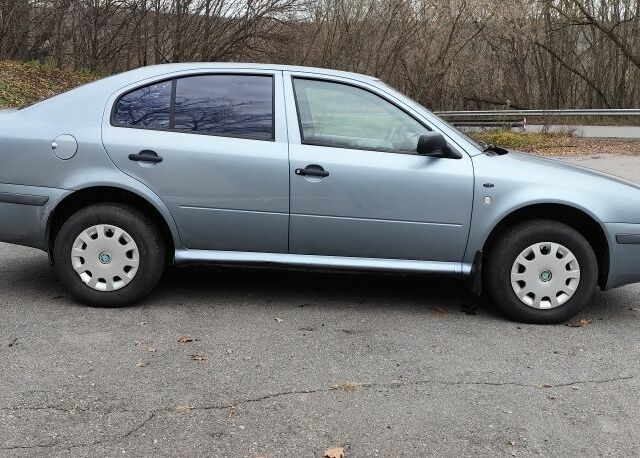 Серый Шкода Другая, объемом двигателя 1.6 л и пробегом 260 тыс. км за 4000 $, фото 4 на Automoto.ua