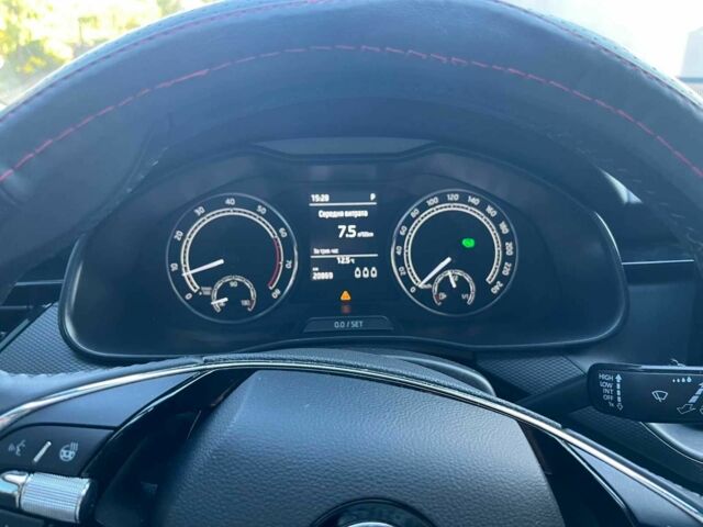 Сірий Шкода Інша, об'ємом двигуна 1.6 л та пробігом 20 тис. км за 18500 $, фото 11 на Automoto.ua