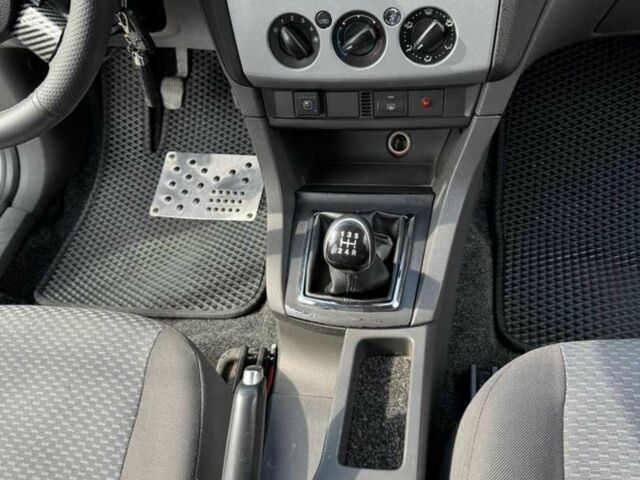 Сірий Шкода Інша, об'ємом двигуна 0 л та пробігом 309 тис. км за 3980 $, фото 5 на Automoto.ua