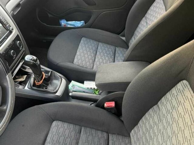 Сірий Шкода Інша, об'ємом двигуна 0 л та пробігом 260 тис. км за 8000 $, фото 4 на Automoto.ua