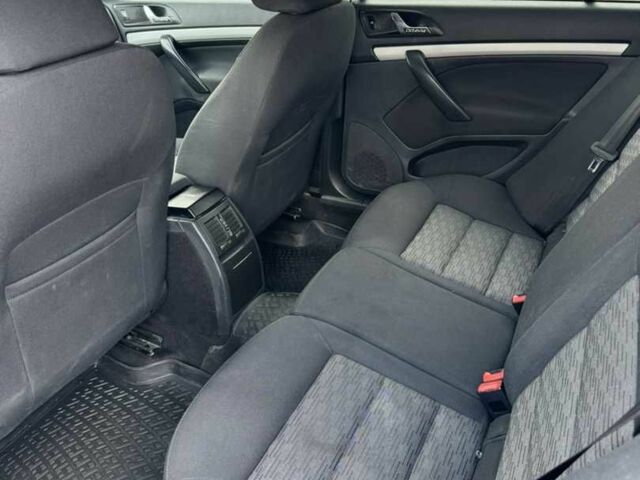 Сірий Шкода Інша, об'ємом двигуна 0 л та пробігом 260 тис. км за 8000 $, фото 5 на Automoto.ua