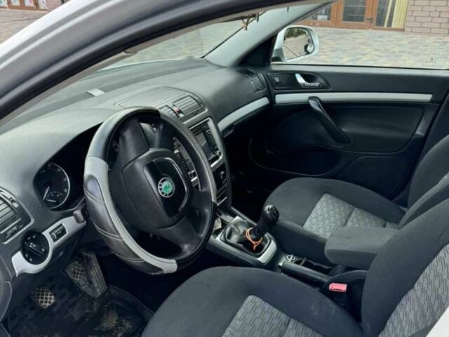 Сірий Шкода Інша, об'ємом двигуна 0 л та пробігом 260 тис. км за 8000 $, фото 3 на Automoto.ua