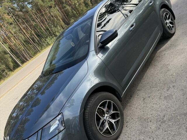 Серый Шкода Другая, объемом двигателя 1.6 л и пробегом 136 тыс. км за 15900 $, фото 3 на Automoto.ua