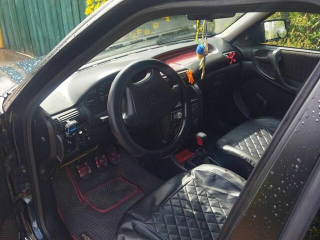 Синий Шкода Другая, объемом двигателя 1.6 л и пробегом 506 тыс. км за 2200 $, фото 4 на Automoto.ua