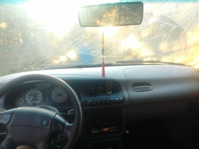 Зелений Шкода Інша, об'ємом двигуна 1.3 л та пробігом 300 тис. км за 1000 $, фото 3 на Automoto.ua