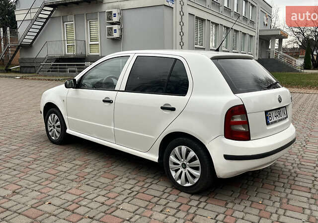 Белый Шкода Фабия, объемом двигателя 1.39 л и пробегом 470 тыс. км за 2500 $, фото 1 на Automoto.ua