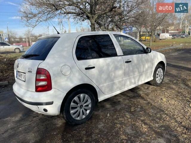 Белый Шкода Фабия, объемом двигателя 1.39 л и пробегом 300 тыс. км за 2700 $, фото 9 на Automoto.ua