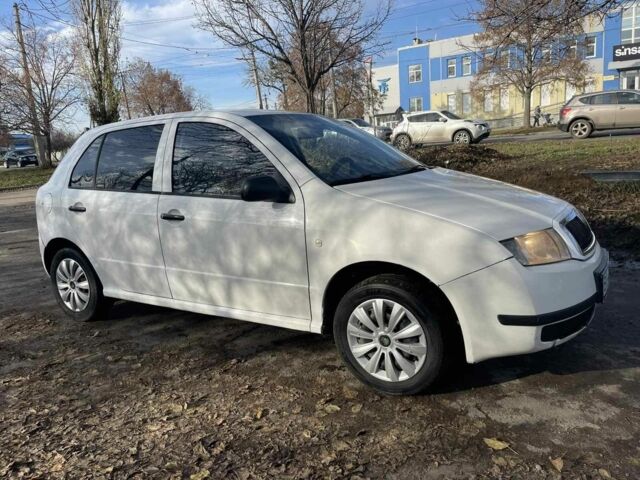 Белый Шкода Фабия, объемом двигателя 1.4 л и пробегом 300 тыс. км за 2700 $, фото 6 на Automoto.ua