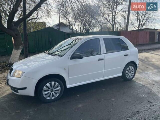 Белый Шкода Фабия, объемом двигателя 1.39 л и пробегом 300 тыс. км за 2700 $, фото 5 на Automoto.ua