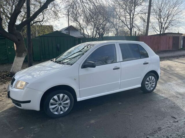 Белый Шкода Фабия, объемом двигателя 1.4 л и пробегом 300 тыс. км за 2700 $, фото 13 на Automoto.ua